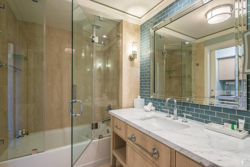 Studio Located At The Ritz Carlton Key Biscayne, Apartment